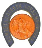 ~1900. Nemzeti Lovarda Lovasmérkőzés zománcozott, aranyozott rátétes bronz kitűző (~27x25mm) T:XF,VF a tű hiányzik a hátoldaláról, kopott zománc