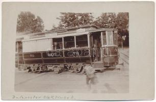 Budapest, BKVT 70-es számú villamos kocsija Nyugati pályaudvar - Üllői út - Lipótváros - Népliget útvonalon. Gőzmozdony Szaklap photo (EK)