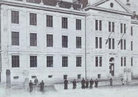 cca 1910 Kézdivásárhely, Targu Secuiesc; Római katolikus főgimnázium. nagy méretű fotó kartonon, hát...