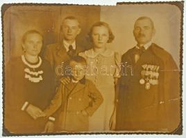 1917. "Arany Vitézségi Érem" korabeli, öntött, aranyozott bronz kitüntetés (viseleti példá...