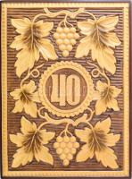 Faragott fa, könyv formájú doboz. 25x33 cm