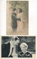 18 db RÉGI zsáner képeslap vegyes minőségben: hölgyek, szerelmes párok / 18 pre-1945 postcards in mi...