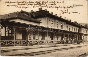 1917 Petrozsény, Petrosani; Pályaudvar. Vasúti Levezőlapárusítás 1139. / railway station (fa)