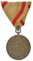 1929. "Magyar Háborús Emlékérem kardokkal, sisakkal" ezüstözött bronz kitüntetés eredeti, ...
