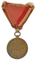 1914. "Ferenc József Bronz Vitézségi Érem" bronz kitüntetés eredeti, sérült mellszalagon. ...