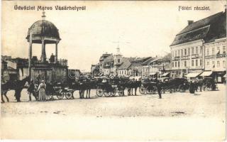 1905 Marosvásárhely, Targu Mures; Fő tér, Bodor kút, lovaskocsi, Adi Árpád könyvnyomda, Faipari Szakcsoport műhelyei, Reichardsperg J. és Társa üzlete, kávéház / main square, well, shops, cafe (EK)