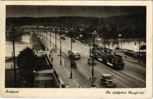 1948 Budapest, Az újjáépített Margit híd, autóbusz, villamos, autók, este. Foto Mafirt (kis szakadás / small tear)