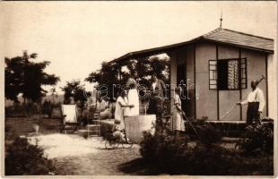 1932 Balatonakarattya, családi nyaraló. photo