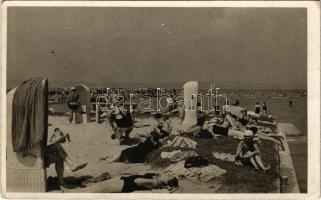 Siófok, Balatoni strand fürdő. Fotó Nagy, photo (EK)