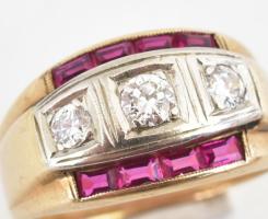14K arany (Au) gyűrű, 3 db gyémánttal (össz 0,5ct) és rubinnal ékítve, a kövek 9K betétben, méret: 5...