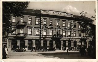 1941 Miskolc, Hotel Korona szálloda, kávéház és söröző, automobilok (EK)