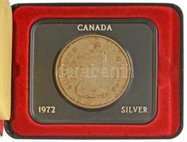 Kanada 1972. 1D Ag &quot;II. Erzsébet&quot; eredeti műbőr dísztokban T:UNC patina Canada 1972. 1 Dollar Ag &quot;Elizabeth II&quot; in original faux leather hard case C:UNC patina Krause KM#64.2a