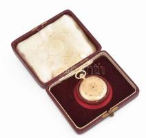 Braunswetter János, Szeged 14k arany (Au) női zsebóra. Díszített tok, porvédőn jelzett, Hibátlan szá...