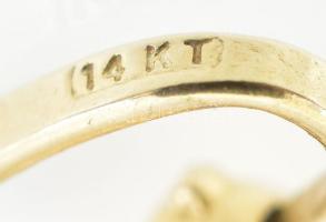 Arany (Au) 14K focilabda függő, jelzett, d: 0,9 cm, nettó: 1,1 g