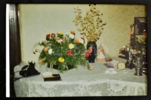 Össz. 96 db színes diapozitív, utazás és szilveszter témájú felvételekkel, 5x5 cm méretben, két dobo...