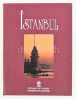 Renk Ajans Basim Yayin Hizmetleri (szerk.): Istanbul. Istanbul, 1993, Ministry of Culture. Angol nyelven. 192 p. Megjelent 3000 példányban. Színes képekkel gazdagon illusztrált. Kiadói egészvászon kötésben, kiadói szövetborítású tokban, kissé hullámos lapokkal.