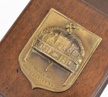 Fali tárolódoboz, bronz "Hazádnak rendületlenül" feliratos címeres szerelékkel, 24x14x9 cm