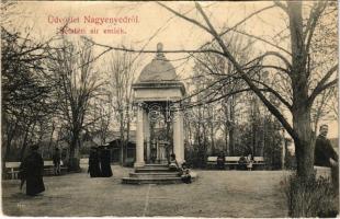 1910 Nagyenyed, Aiud; Sétatéri síremlék. Földes Ede kiadása / promenade, monument (fa)