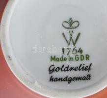 Wallendorf sárkánymintás váza, mélyvörös fonton aranykontúrozott sárkány mintával, jelzett, minimáli...