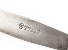 4 db ezüst (Ag) evőeszköz, a Solingen jelzésű kés ezüst (Ag) nyelű, bruttó: 225 g, jelzéssel