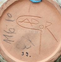 Gádor István (1891-1984): Csigavonalas tál. Mázas kerámia, kézzel festett, jelzett, a talp karimáján...