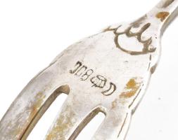 Ezüst (Ag) 6 db rózsás nyelű desszertes villa készlet, jelzett, h: 13,4 cm, nettó 96 g