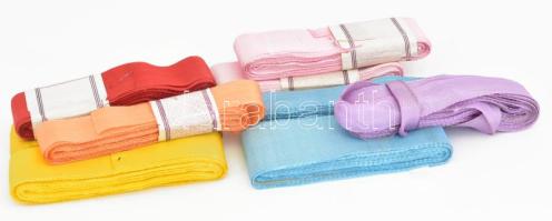 9 bontatlan csomag régi selyem szalag különböző színben