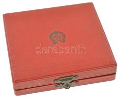 1955. "Traktor SE" kétoldalas fém díjérem "I. Balatoni Vívó Vers." gravírozással...