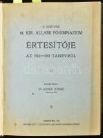 1911 A szentesi m. kir. állami főgymnasium értesítője, 3 db (egybekötve): 1910-1911., 1911-1912., 1912-1913. tanév. Szentes, Untermüller Ernő-ny., 85 p., 141+(3) p., 83+(3) p. Félvászon-kötésben.