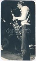 Tűzkő Csaba (1964- ) zenész, szaxofonos dedikált fotója, 18x10,5 cm