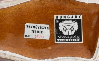 Világhy Árpád (1960- ): Táska alakú italos üveg. Jelzéssel, hibátlan, h: 22 cm, m: 22 cm