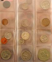 159db vegyes magyar és külföldi fémpénz 10 lapos piros műbőr albumba rendezve klf országokból, közte...