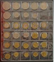 309db-os vegyes magyar és külföldi fémpénz tétel "Münzen" zöld albumba rendezve, 13db bera...