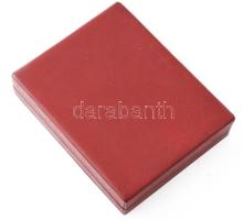 Dr. Sikota Győző: Herendi porcelán. (Minikönyv). Bp., 1976, Műszaki Könyvkiadó. Kiadói bőrkötésben, ...