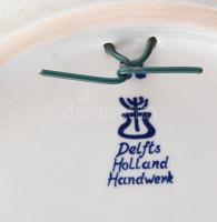Delft porcelán váza 21 cm és tányér .Kézzel festett, jelzett, hibátlan d: 25 cm