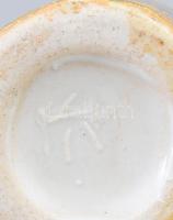 Kínai váza, porcelán, jelzéssel, kis kopással, m: 20 cm