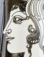 Hollóházi Szász Endre által tervezett mintával díszített porcelán váza. Matricás, jelzett, kis lepat...