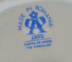 Arpo porcelán női figura, kézzel festett, jelzett, apró kopásokkal, m: 18,5 cm