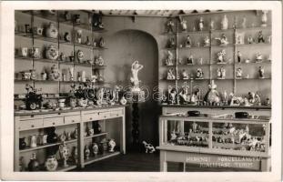 1942 Herend, Porcelángyár kiállítási terem. Bozó Gyula iparművésznek címezve. photo
