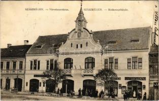 1912 Szászrégen, Sächsisch-Regen, Reghin; Várostanácsháza, Emil Wermescher, Bischitz I., Hermine Fritsch üzlete. Bischitz Ig. kiadása / Rathausgebäude / town hall, shops (fl)