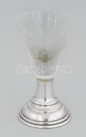 Ezüst (Ag) talpú üvegpohár, jelzett, m: 8,5 cm, bruttó: 53,3 g