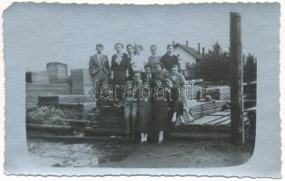 1936 Bereck, Bereczk, Bretcu; fűrésztelep, csoportkép / sawmill, group photo (EM)