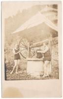 1926 Tusnád-fürdő, Baile Tusnad; korabeli fürdőruhás lányok a kútnál / women in swimming dress at the well. photo (szakadás / tear)