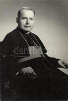 1980 Dr. Bánk József érsek-püspök fekete-fehér fényképe, hátoldalon saját kezű aláírásával