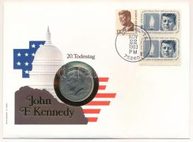 Amerikai Egyesült Államok 1976. 1/2$ Cu-Ni Kennedy bélyeges borítékban, bélyeggel és bélyegzéssel T:AU  USA 1976. 1/2 Dollar Cu-Ni Kennedy in coin envelope with stamps and cancellations C:AU  Krause KM#205