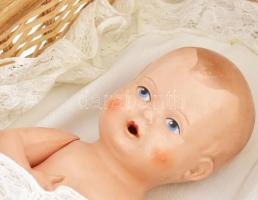 Háború előtti kaucsuk baba teknösbéka jelzéssel 17 cm + hozzá új bölcső 32 m