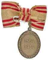 1915. "Vörös Kereszt Ezüst Díszérme hadidíszítménnyel" női csokorszalagon, Ag kitüntetés, ...