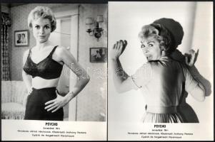 1960 Alfred Hitchcock ,,Psycho" című filmjének jelenetei és szereplői, 19 db vintage produkciós filmfotó ezüst zselatinos fotópapíron, a használatból eredő hibákkal, a képek többségén kopásnyomok, foltok, 18x24 cm