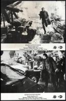 cca 1982 ,,Szárnyas fejvadász" című amerikai sci-fi jelenetei és szereplői, 3 db vintage produkciós filmfotó ezüst zselatinos fotópapíron, a használatból eredő (esetleges) kisebb hibákkal, 18x24 cm