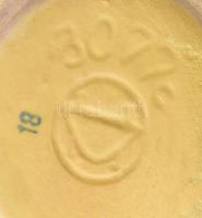 Retro német váza sárgás mázzal, jelzett, pattanással, m: 14 cm